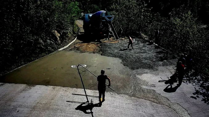 Beton Yol Yatırımlarıyla Köy Yoluna Yeni Nefes: Kabadüz Akgüney Mahallesi’nde Ulaşımda Devrim - OtobanHaber